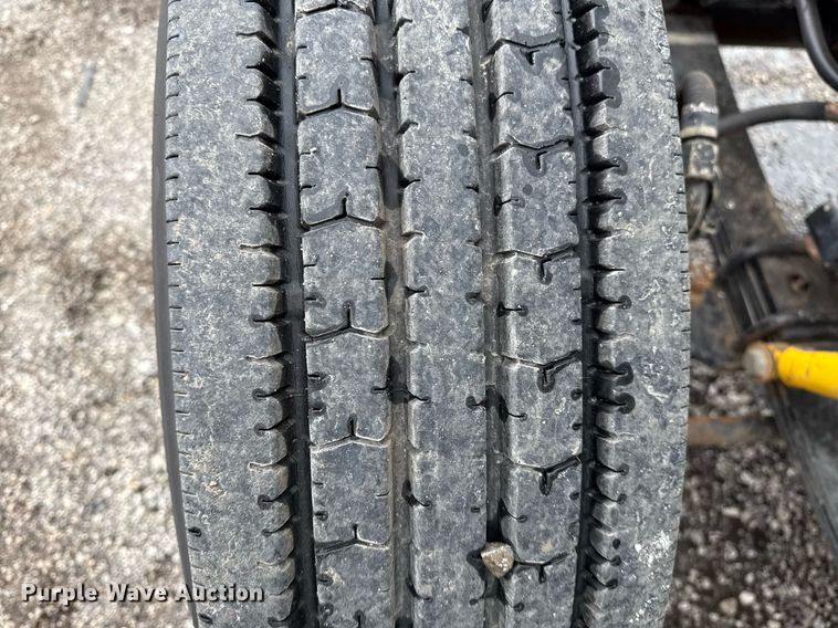 image for item EG5864 1989 International F-9370 dump truck