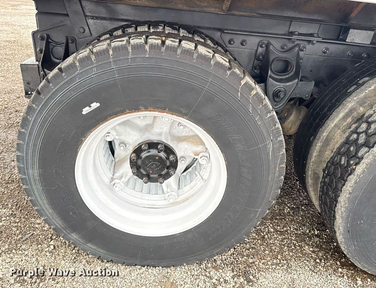 image for item EG5864 1989 International F-9370 dump truck