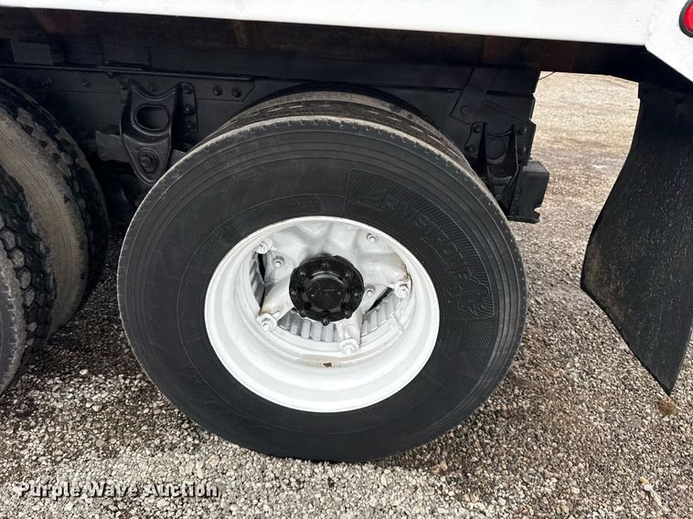 image for item EG5864 1989 International F-9370 dump truck