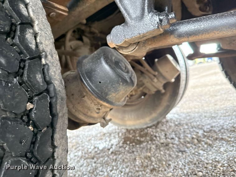 image for item EG5864 1989 International F-9370 dump truck