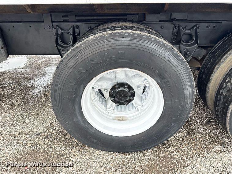 image for item EG5864 1989 International F-9370 dump truck