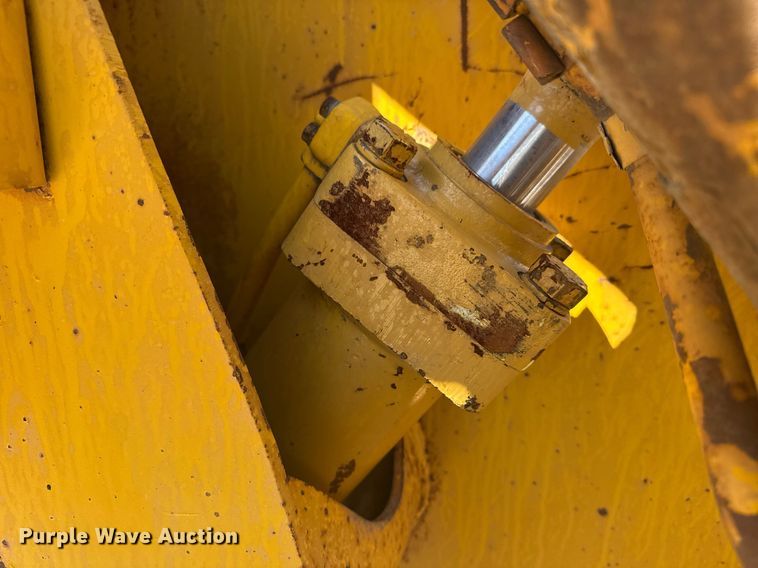 image for item EG5874 1978 Caterpillar 930 wheel loader