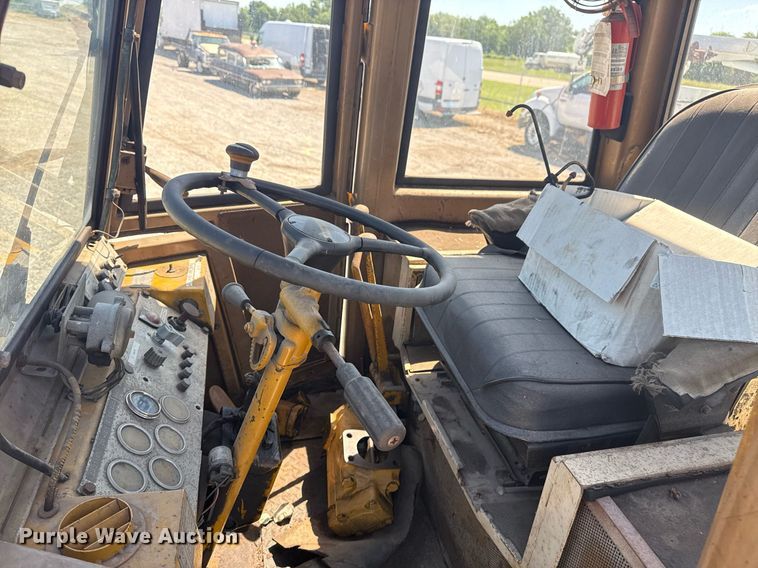 image for item EG5874 1978 Caterpillar 930 wheel loader