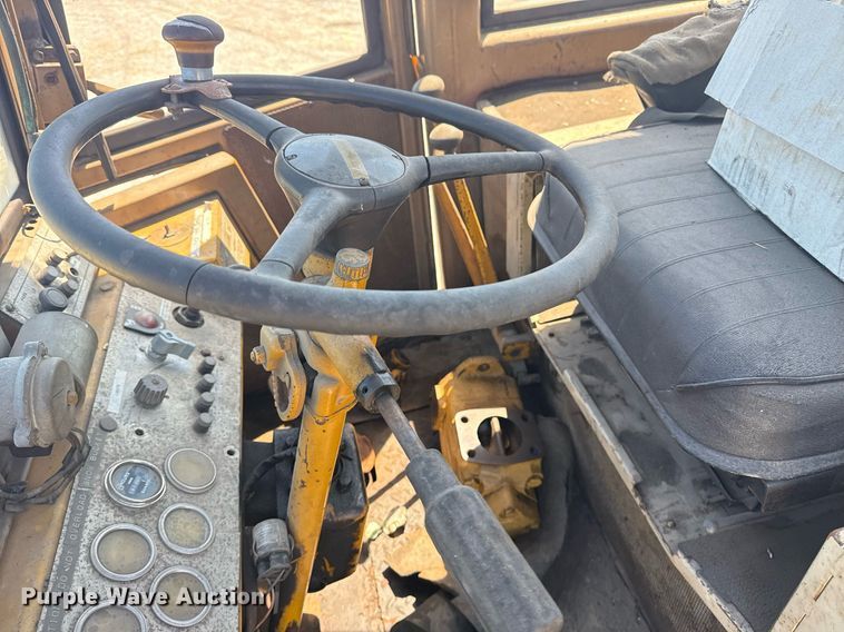 image for item EG5874 1978 Caterpillar 930 wheel loader