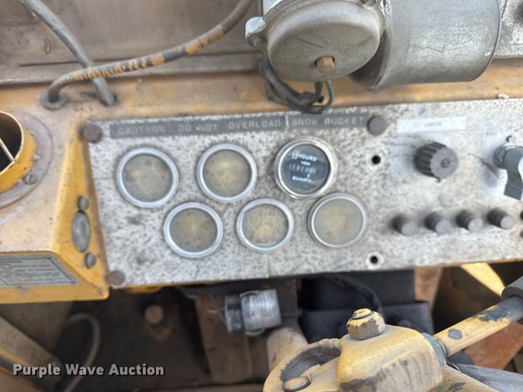 image for item EG5874 1978 Caterpillar 930 wheel loader