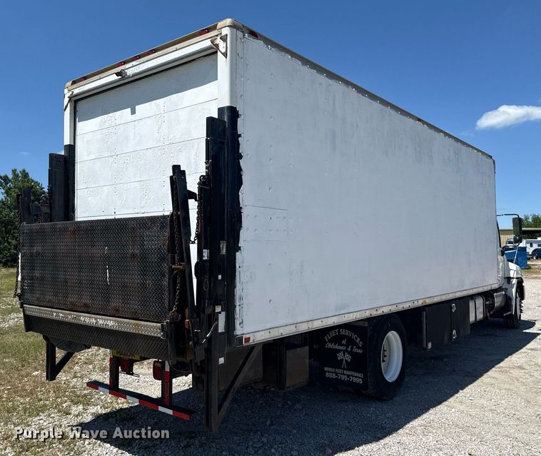 image for item EG5878 2013 Hino 338 box truck