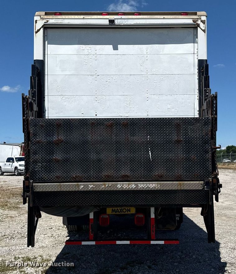 image for item EG5878 2013 Hino 338 box truck