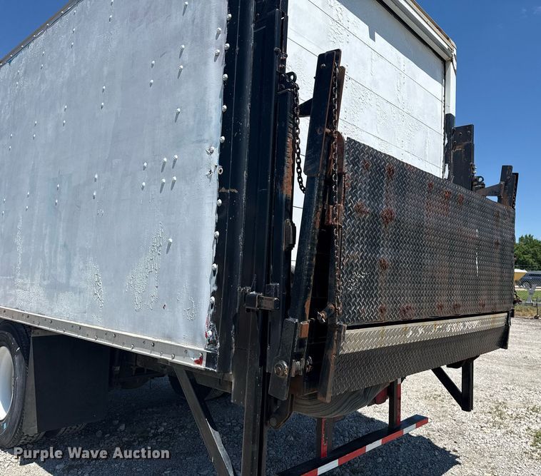 image for item EG5878 2013 Hino 338 box truck