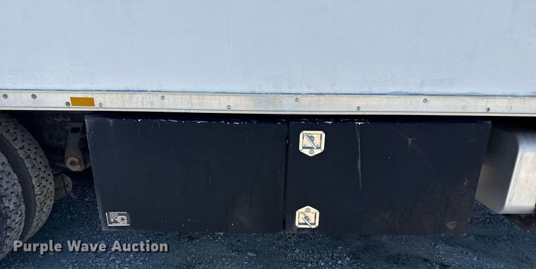 image for item EG5878 2013 Hino 338 box truck