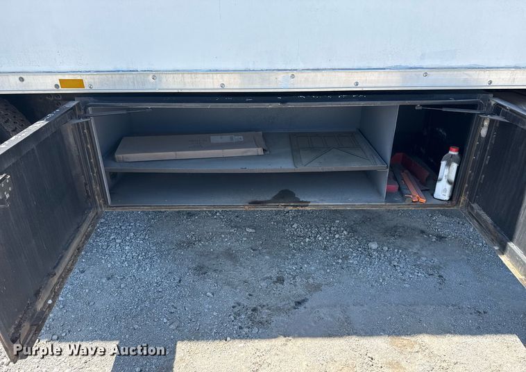 image for item EG5878 2013 Hino 338 box truck