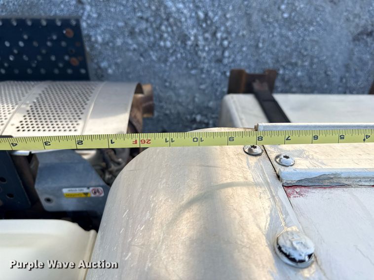 image for item EG5878 2013 Hino 338 box truck