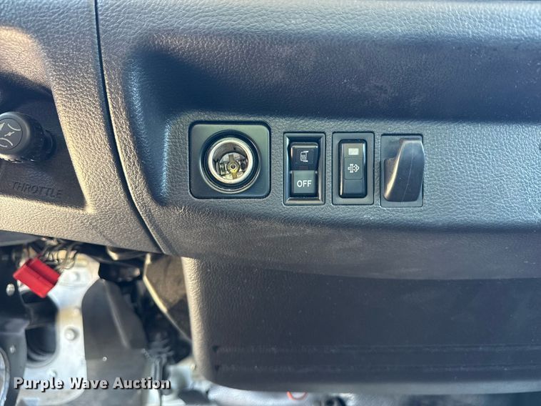 image for item EG5878 2013 Hino 338 box truck