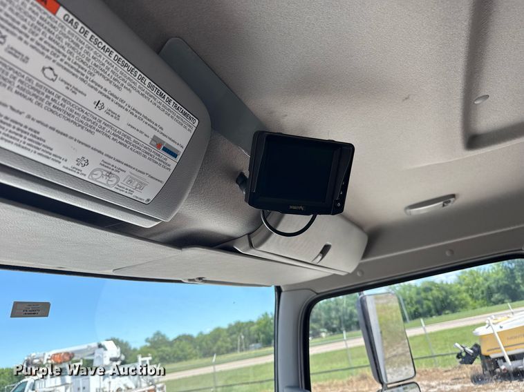 image for item EG5878 2013 Hino 338 box truck