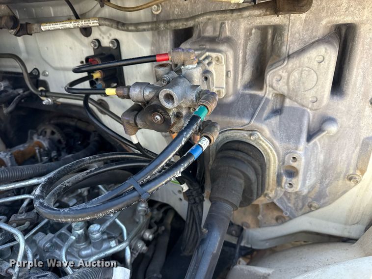 image for item EG5878 2013 Hino 338 box truck