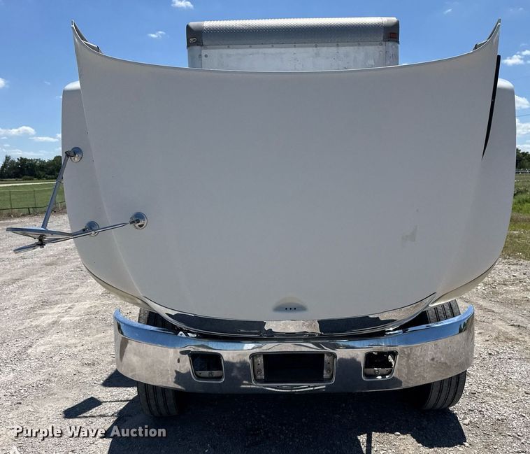 image for item EG5878 2013 Hino 338 box truck