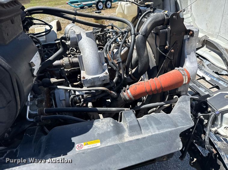 image for item EG5878 2013 Hino 338 box truck