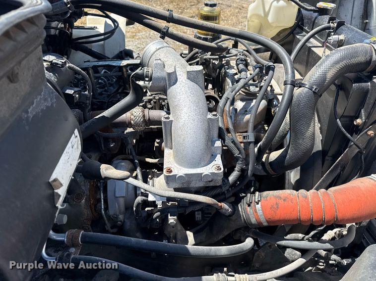 image for item EG5878 2013 Hino 338 box truck