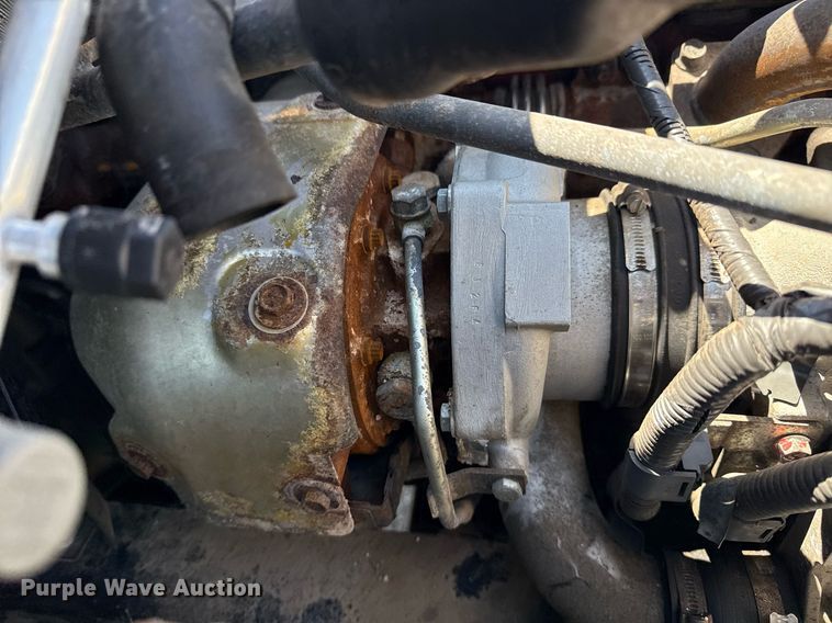 image for item EG5878 2013 Hino 338 box truck