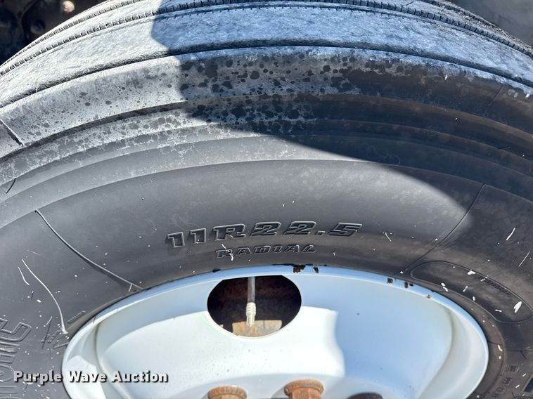 image for item EG5878 2013 Hino 338 box truck