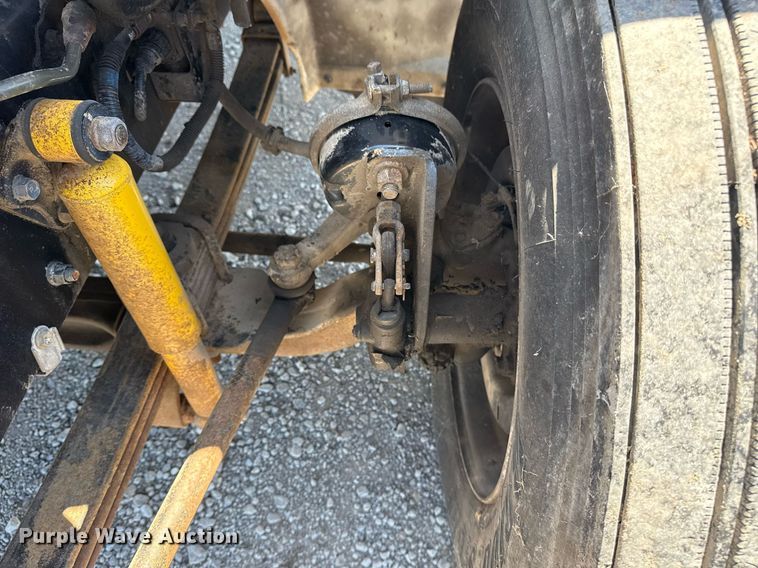 image for item EG5878 2013 Hino 338 box truck