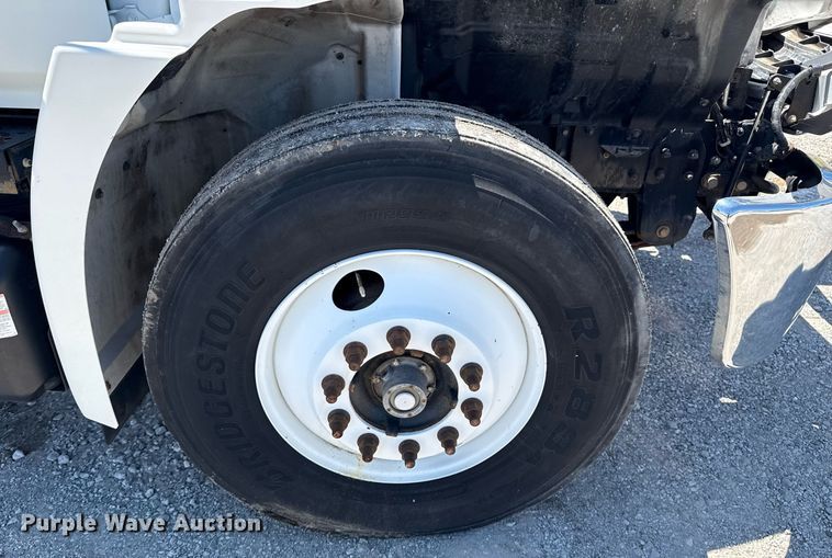 image for item EG5878 2013 Hino 338 box truck