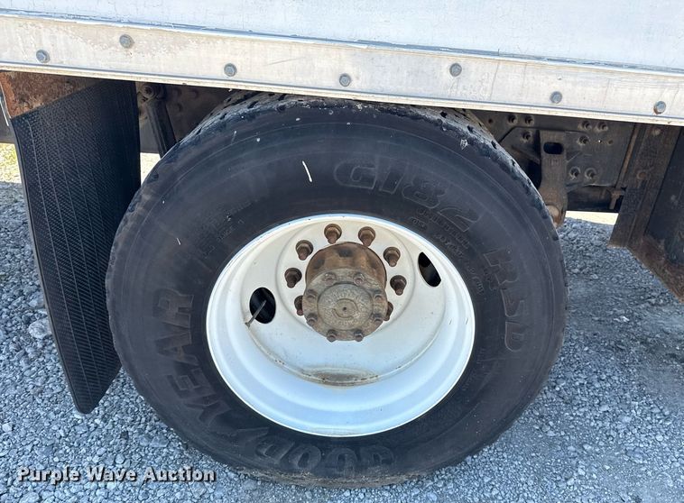 image for item EG5878 2013 Hino 338 box truck