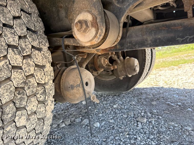 image for item EG5878 2013 Hino 338 box truck