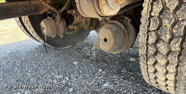 image for item EG5878 2013 Hino 338 box truck