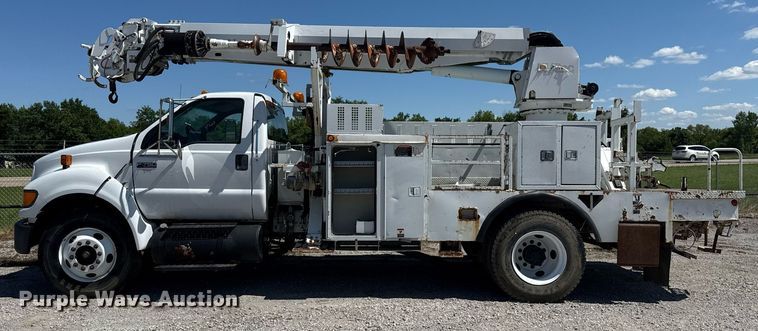 image for item EG5880 2008 Ford F750 Super Duty digger derrick truck
