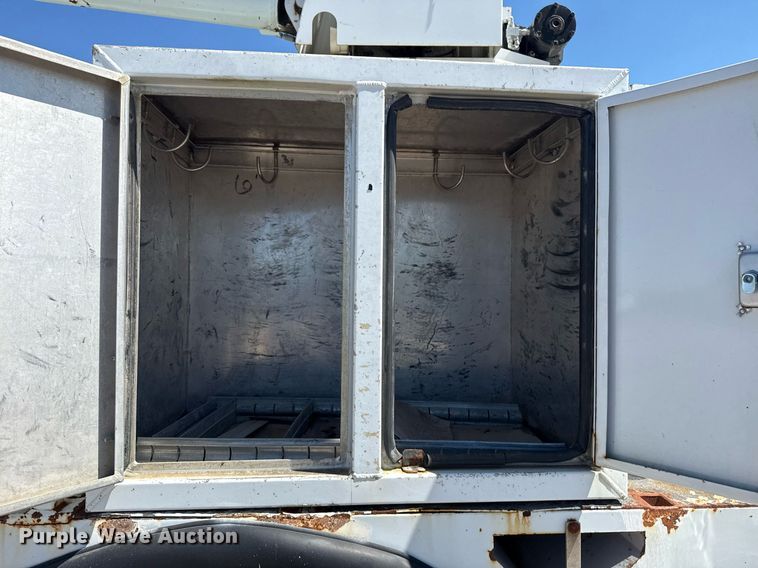 image for item EG5880 2008 Ford F750 Super Duty digger derrick truck