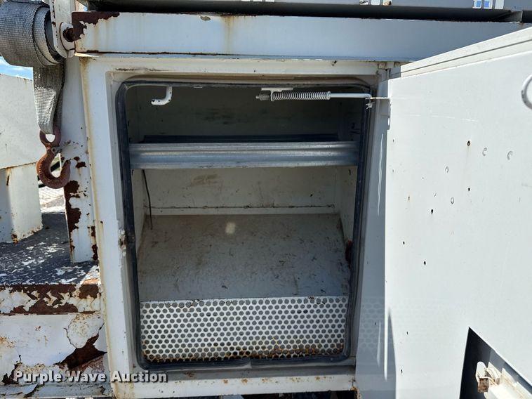 image for item EG5880 2008 Ford F750 Super Duty digger derrick truck