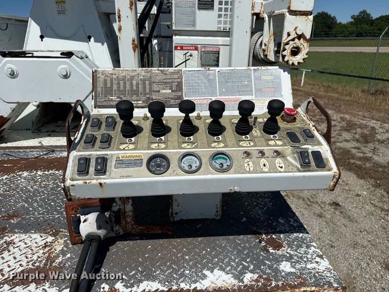 image for item EG5880 2008 Ford F750 Super Duty digger derrick truck