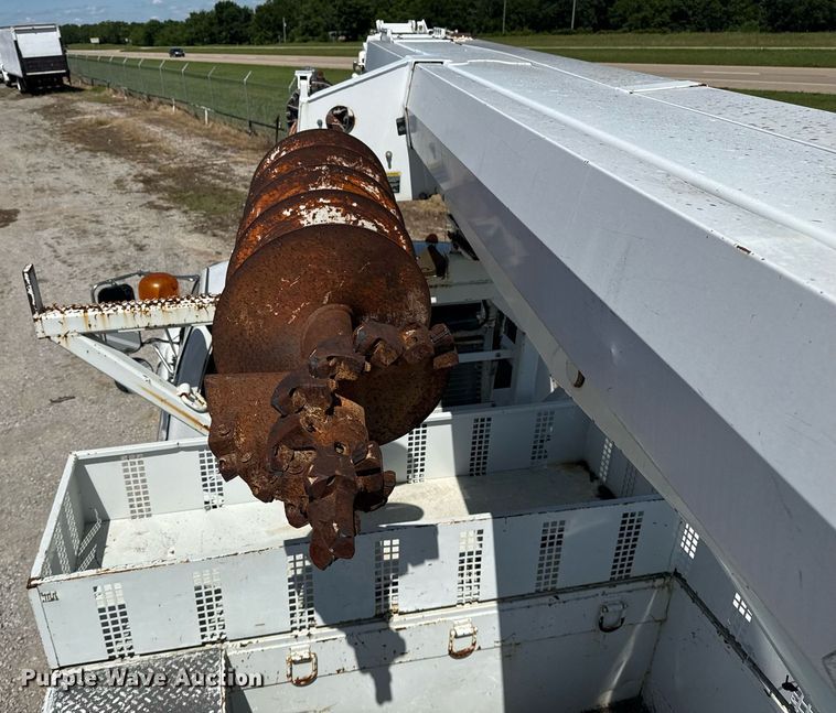 image for item EG5880 2008 Ford F750 Super Duty digger derrick truck