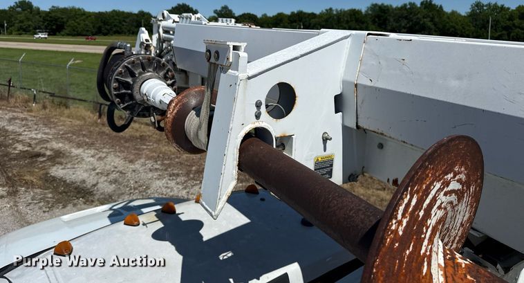 image for item EG5880 2008 Ford F750 Super Duty digger derrick truck