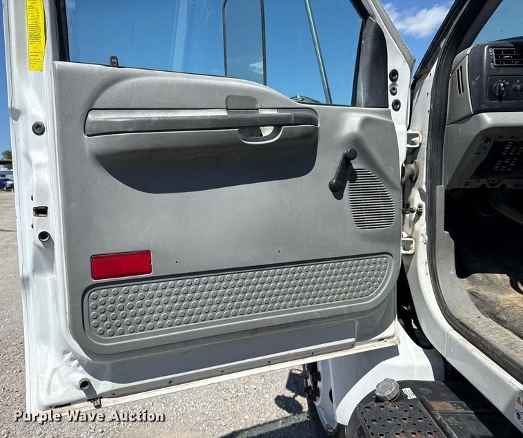 image for item EG5880 2008 Ford F750 Super Duty digger derrick truck