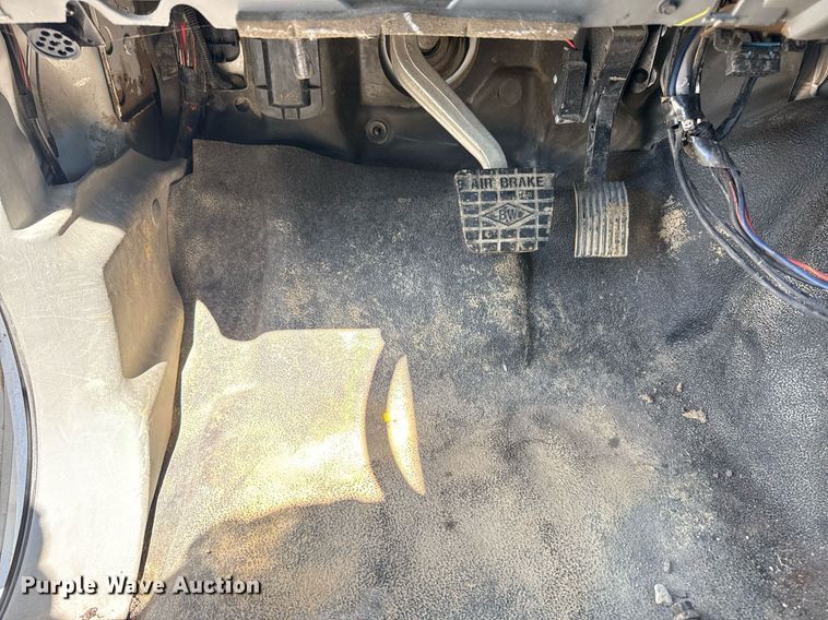 image for item EG5880 2008 Ford F750 Super Duty digger derrick truck