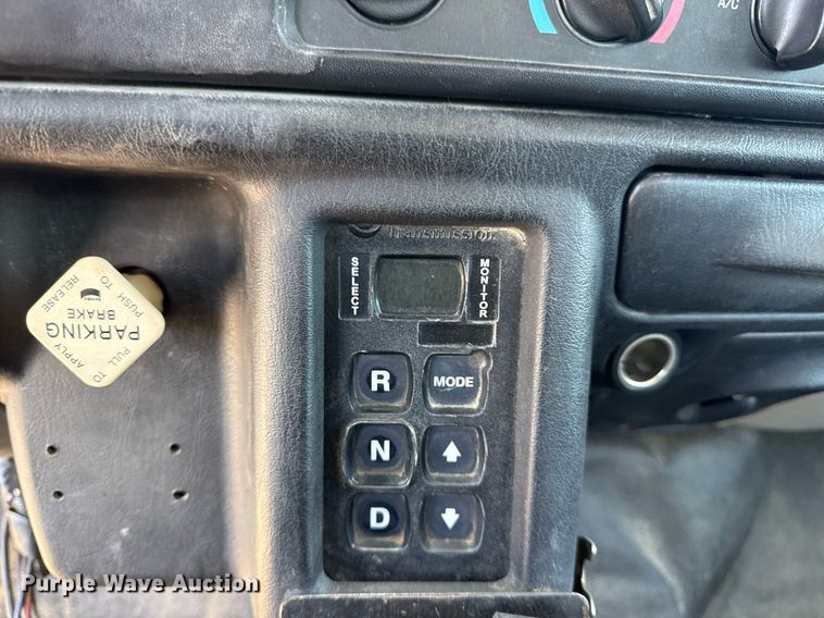 image for item EG5880 2008 Ford F750 Super Duty digger derrick truck