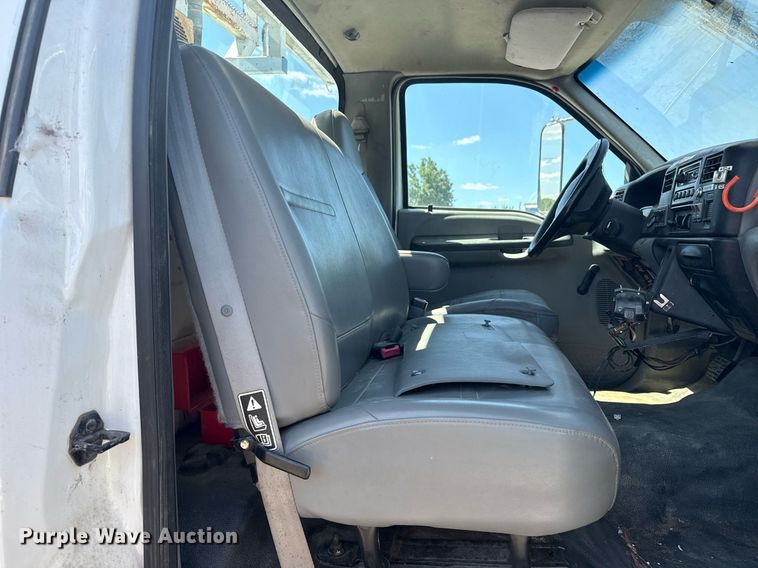 image for item EG5880 2008 Ford F750 Super Duty digger derrick truck