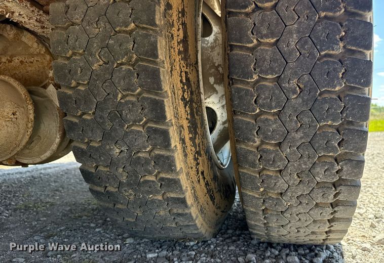 image for item EG5880 2008 Ford F750 Super Duty digger derrick truck