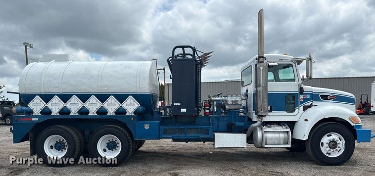 image for item EG5894 2007 Peterbilt 335 tank truck