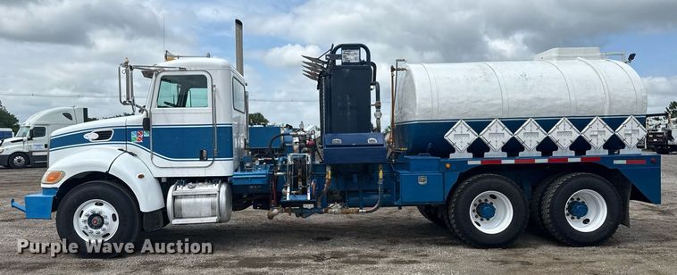 image for item EG5894 2007 Peterbilt 335 tank truck