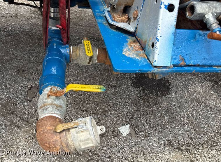 image for item EG5894 2007 Peterbilt 335 tank truck