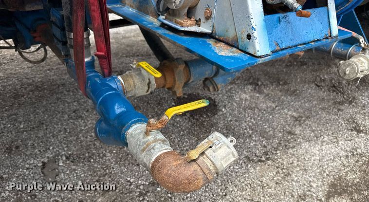 image for item EG5894 2007 Peterbilt 335 tank truck