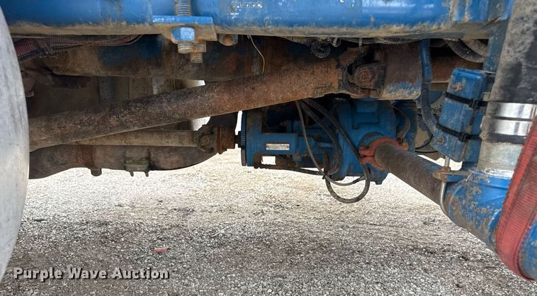 image for item EG5894 2007 Peterbilt 335 tank truck