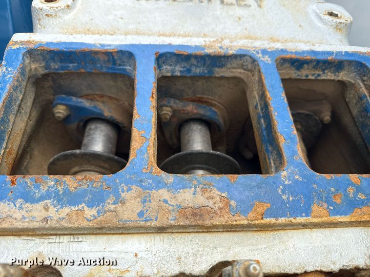 image for item EG5894 2007 Peterbilt 335 tank truck