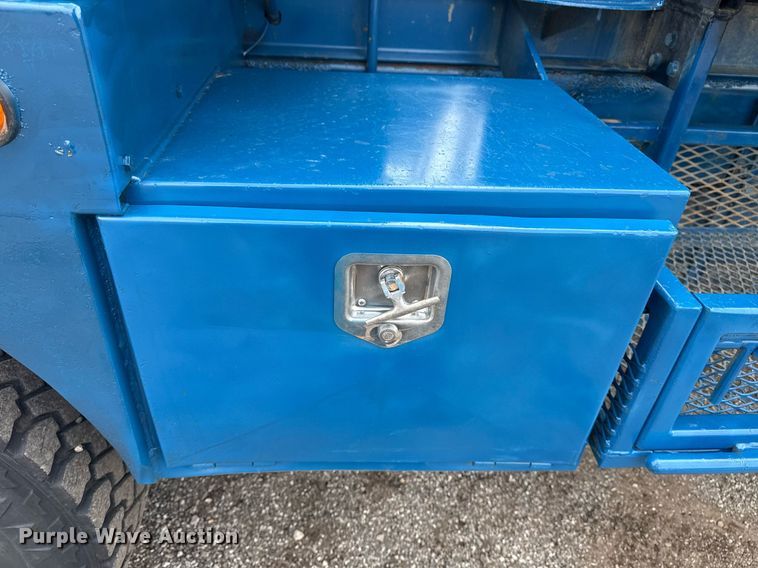 image for item EG5894 2007 Peterbilt 335 tank truck