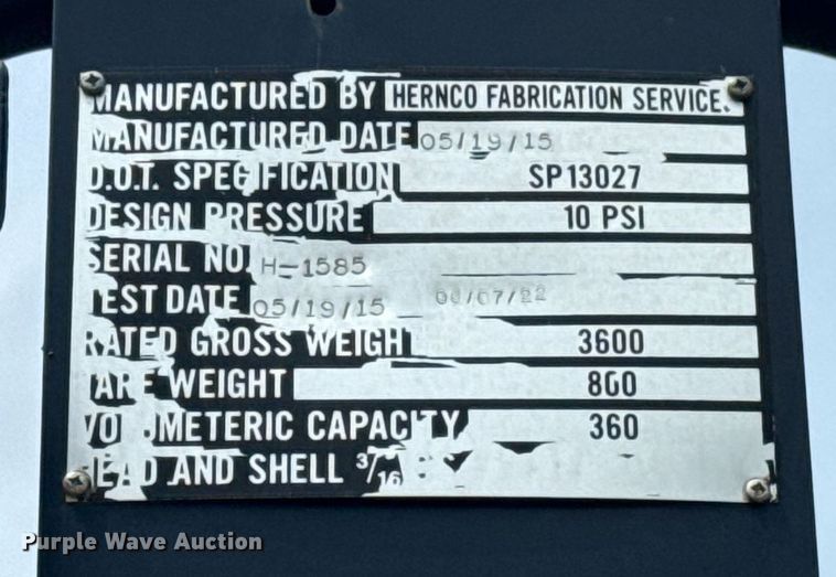 image for item EG5894 2007 Peterbilt 335 tank truck