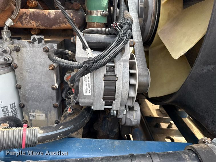 image for item EG5894 2007 Peterbilt 335 tank truck