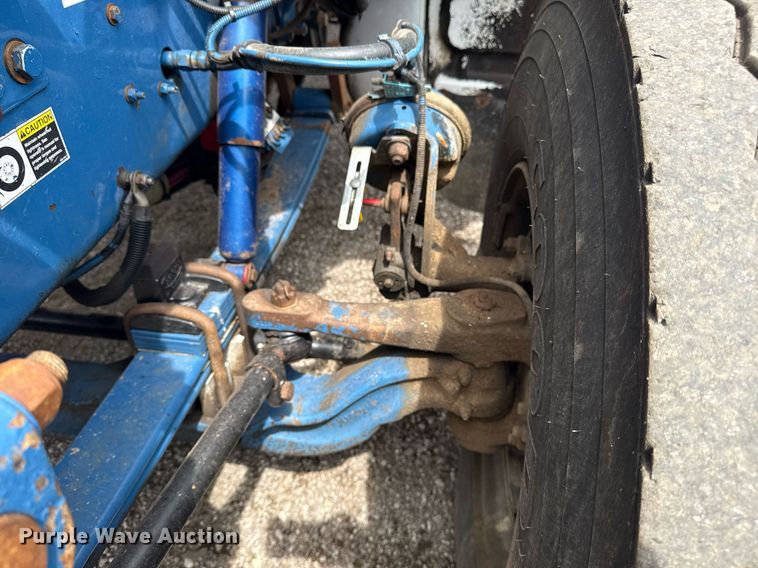 image for item EG5894 2007 Peterbilt 335 tank truck