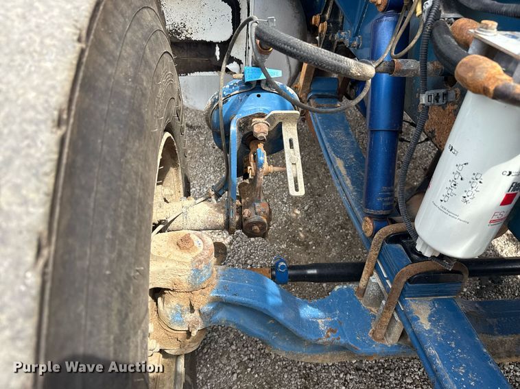 image for item EG5894 2007 Peterbilt 335 tank truck